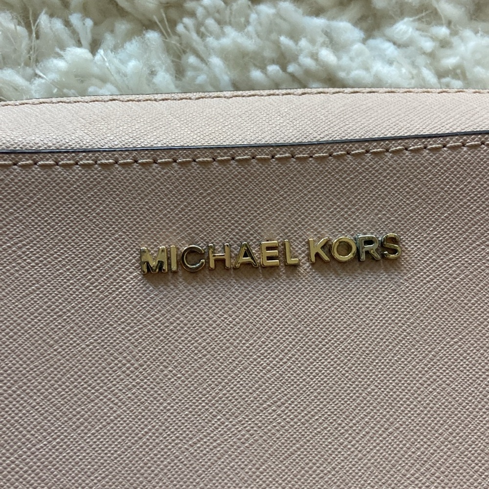 Michael Kors jet set cross body purse - Picture 6 of 11
